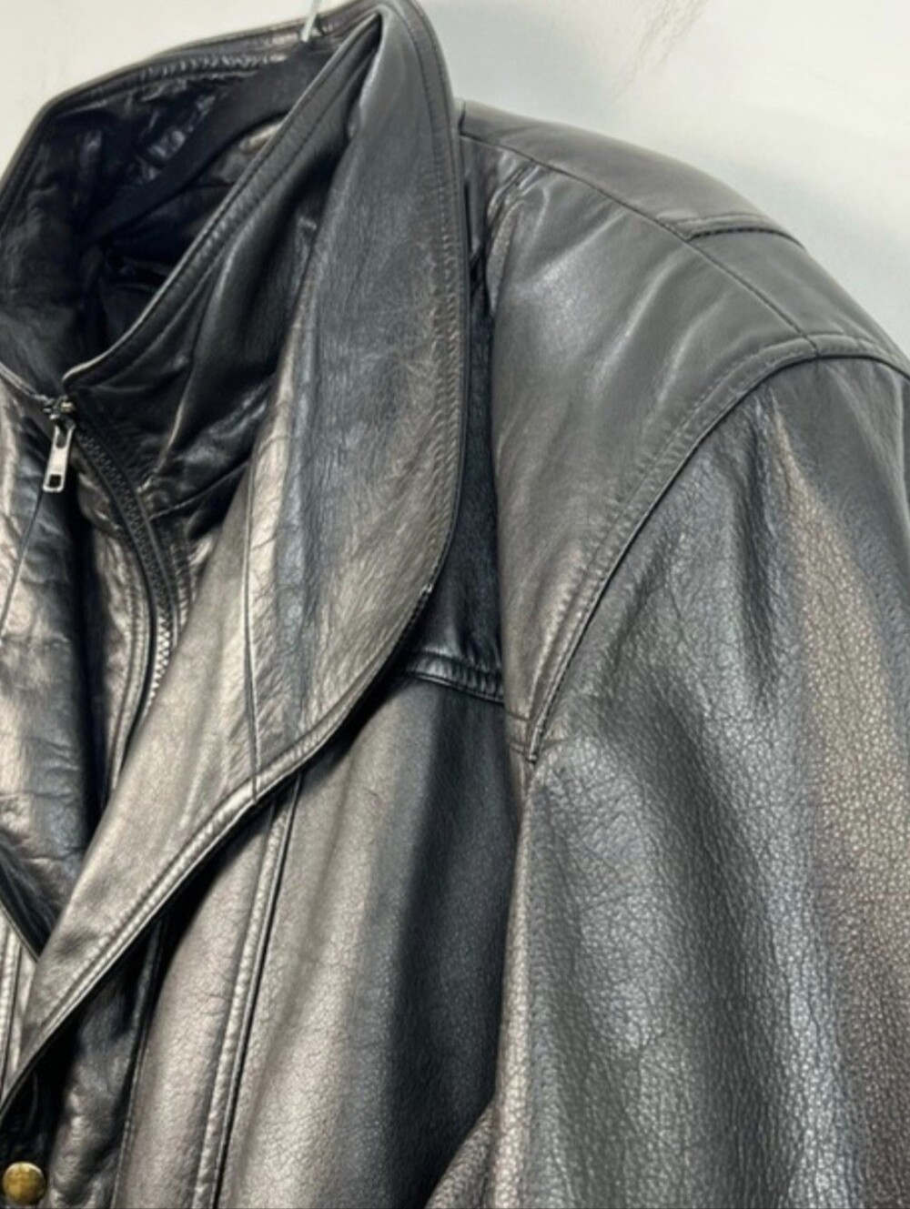 Vintage 80s 90s minimalist quiet luxury oversized black leather bomber jacket L